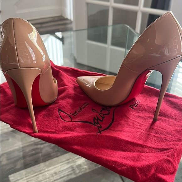 Christian Louboutin Nude Patent Leather Pumps - Picture 1 of 8